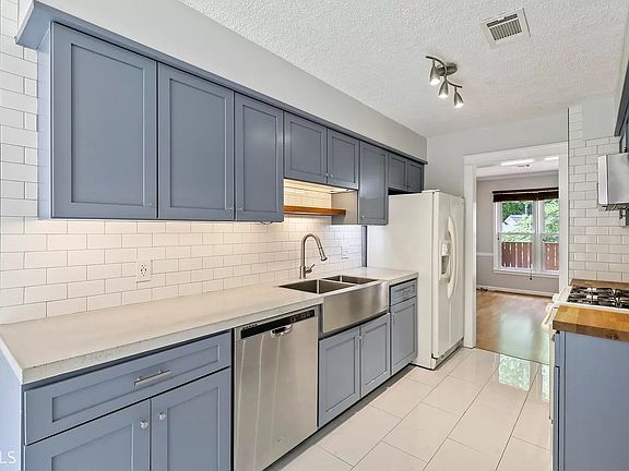 2nd image of 226 Hembree Park Ter