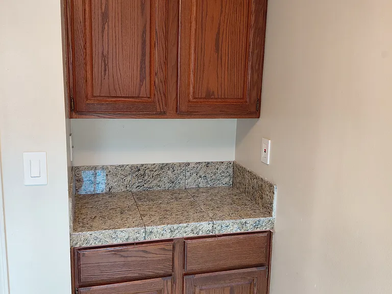 Breakfast Area Counter and Cabinets