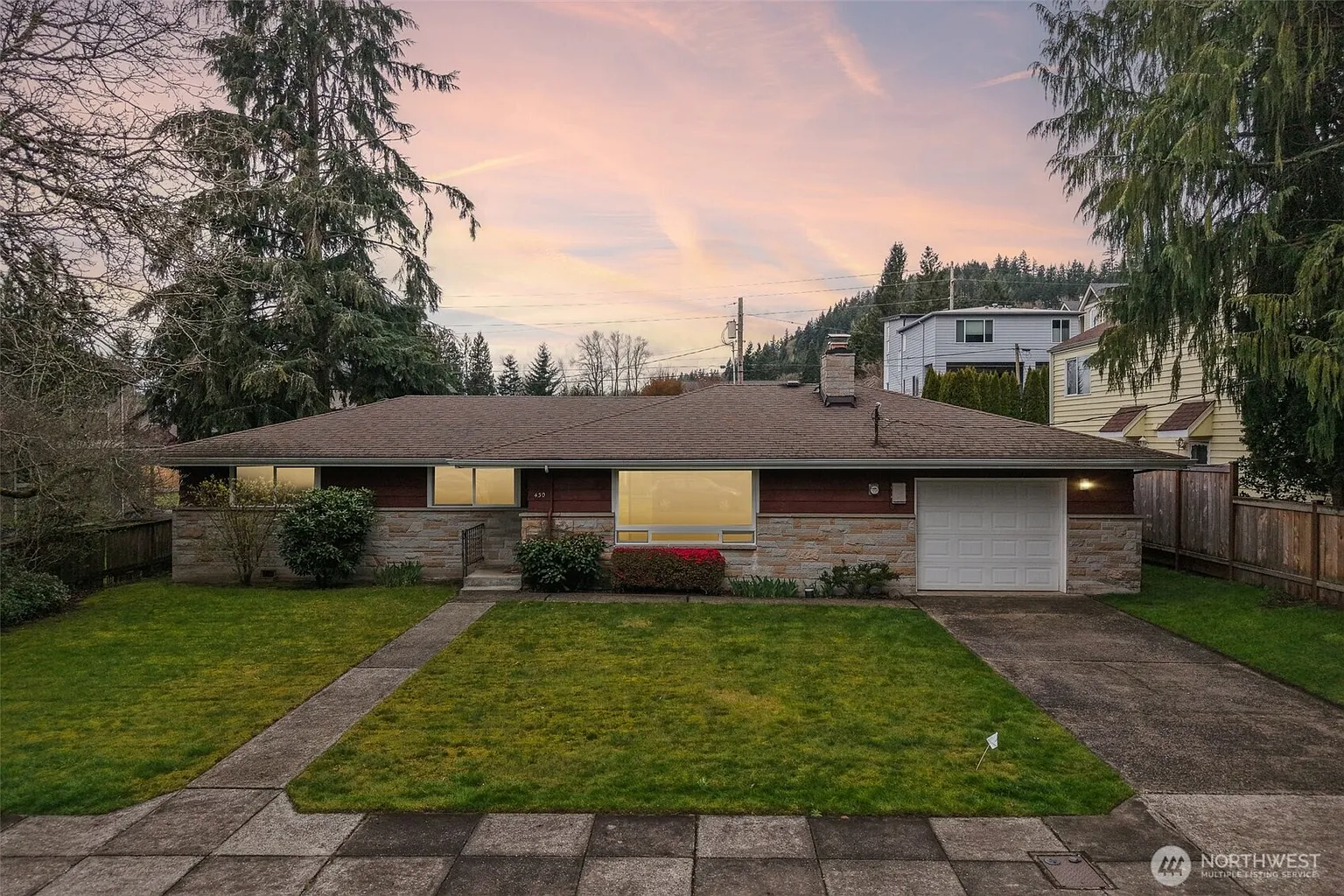 430 SE Andrews Street photo 1
