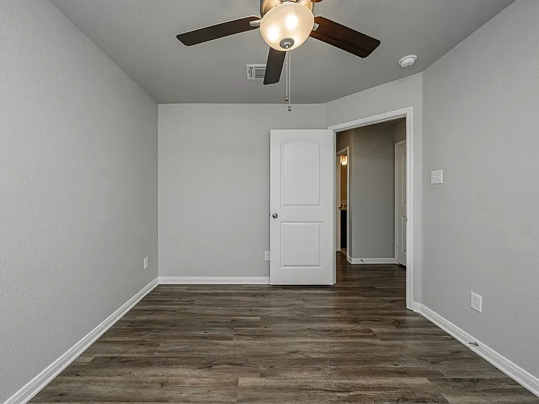 517 Fallbrook Dr — Photo 40