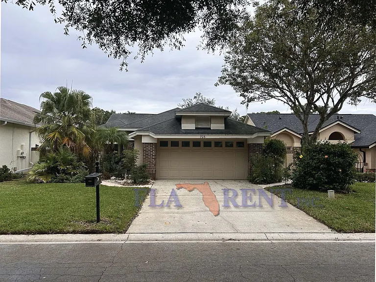 706 Andover Cir — Photo 1