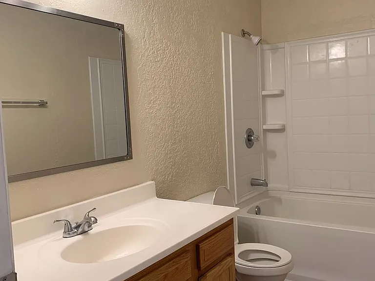 1011 Meadowlark Ct SE — Photo 6