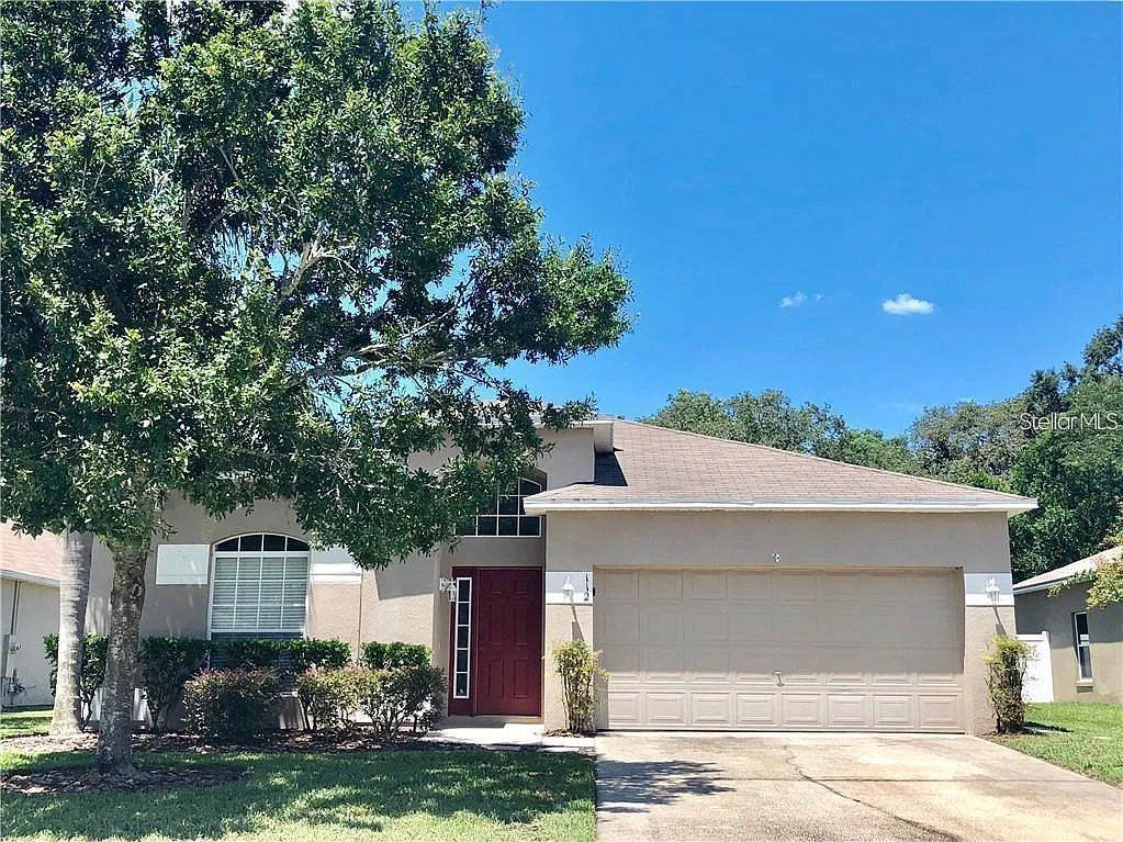 4 bed, 2.0 bath, 1955 sqft, $2,800 — Photo 1