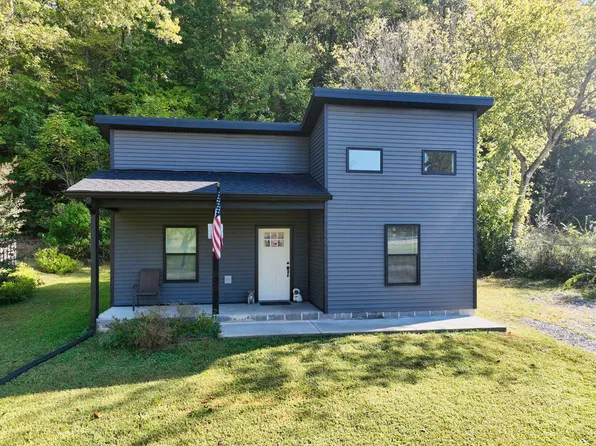 214 Church St, Red Boiling Springs, TN 37150