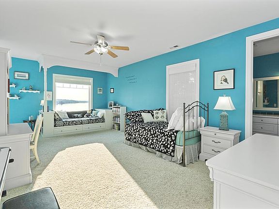 4th image of 406 42nd Ave NW