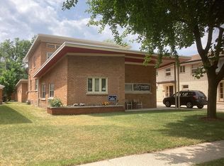 2916 S Harlem Ave, Riverside, IL 60546