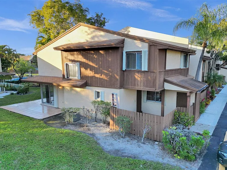 1233 Hampton Blvd — Photo 43