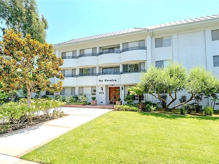 972 E California Blvd #202 — Photo 23