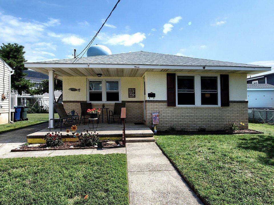 1st image of 3 Girard Pl