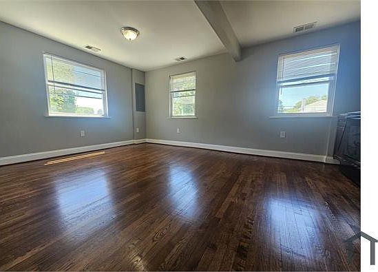 2nd image of 8507 Chestnut Oak Rd