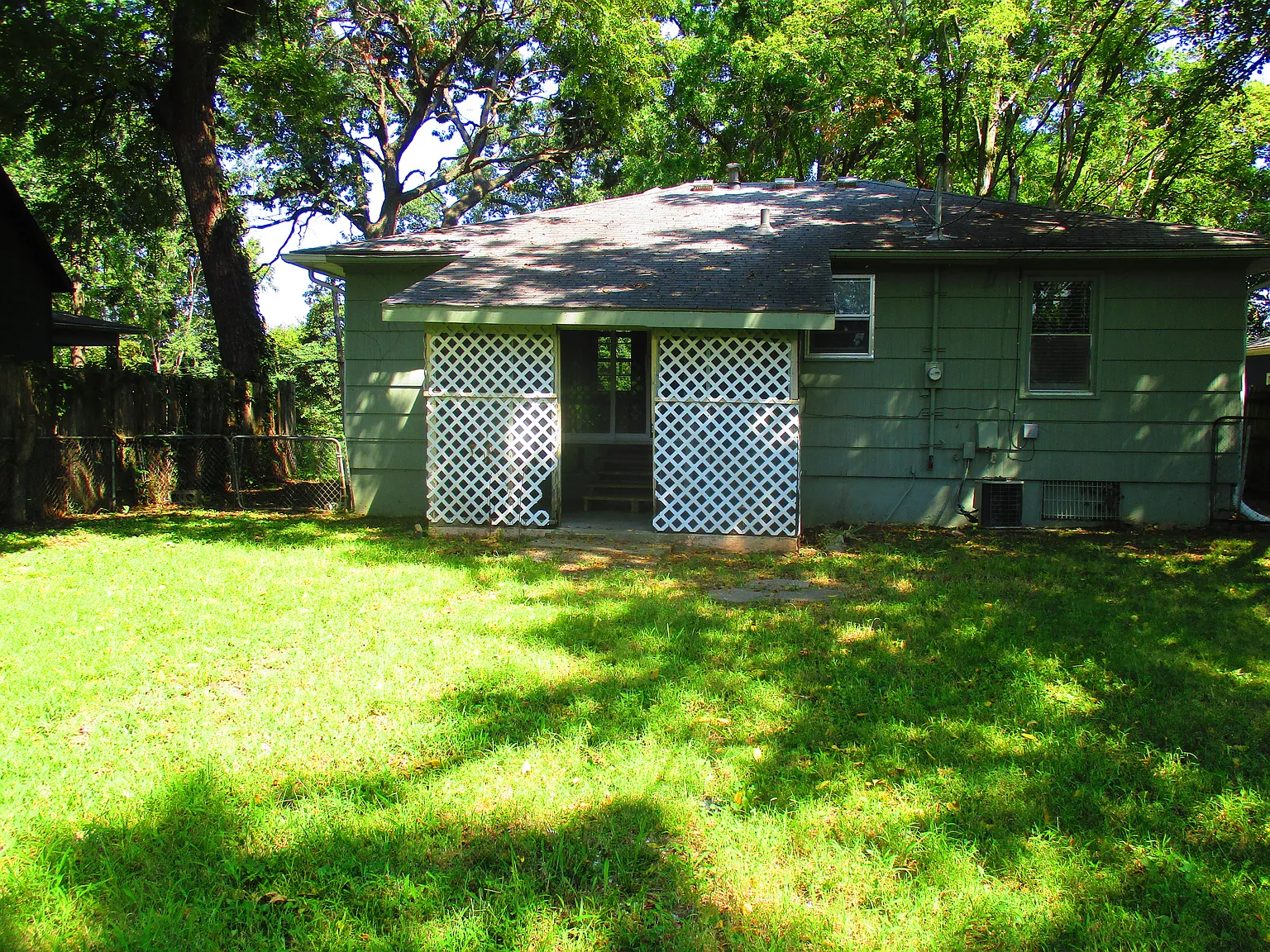 2 bed, 1000 sqft, $1,445 — Photo 3
