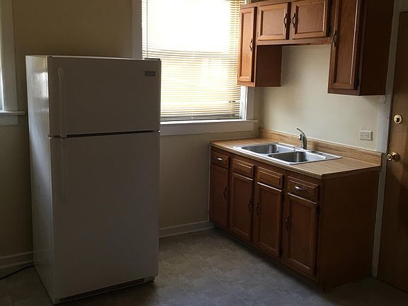 4th image of 6805 S Merrill Ave #1B