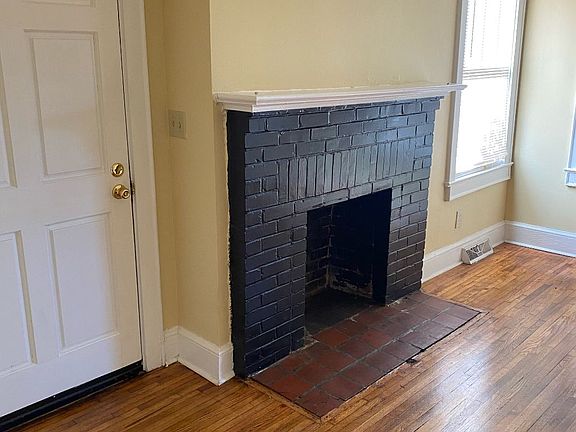 3rd image of 114 Hawthorne Ln