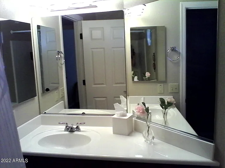 1690 E Gary Dr — Photo 9