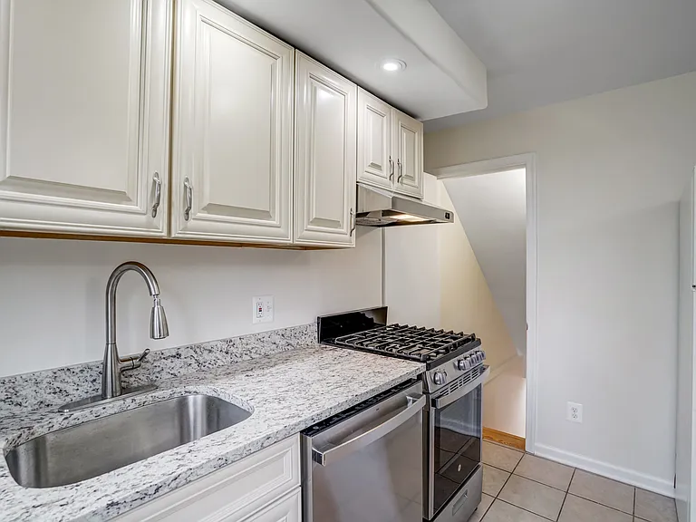 3113 S Fox St — Photo 10