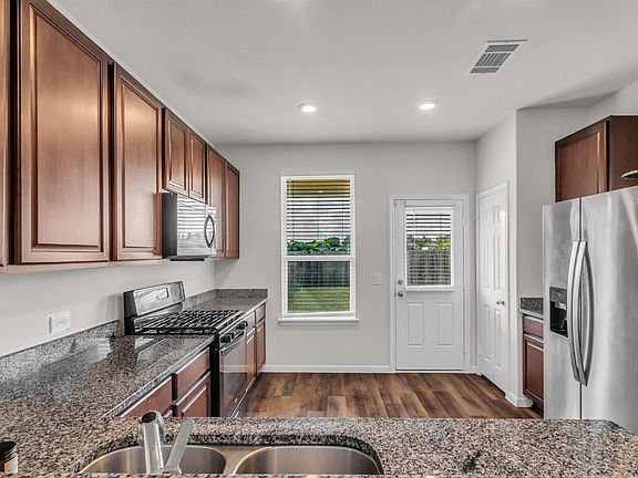 4th image of 4619 Prairie Chase Dr