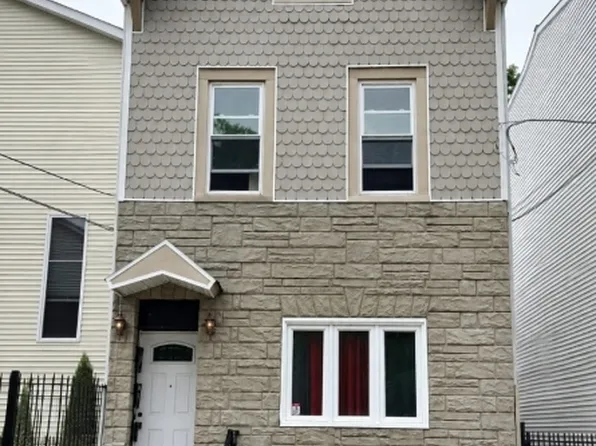284 Hunterdon St Floor 3, Newark, NJ 07103