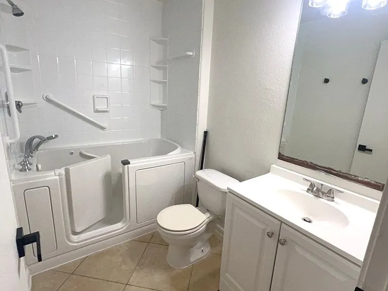 810 Chance Ln — Photo 9