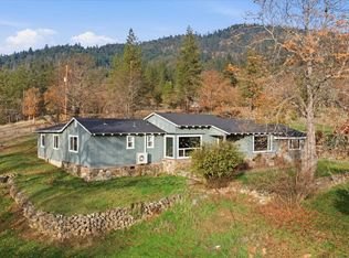 1360 Oxyoke Rd, Grants Pass, OR 97526