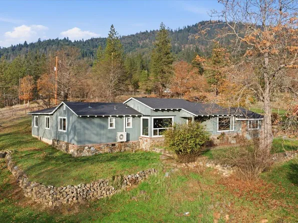 1360 Oxyoke Rd, Grants Pass, OR 97526