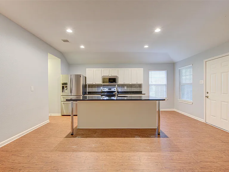 503 W Linney St — Photo 16