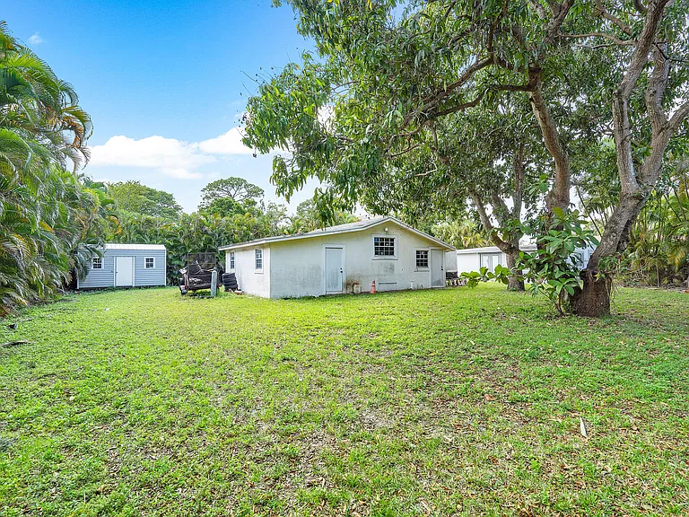 6130 Edwards Rd — Photo 15