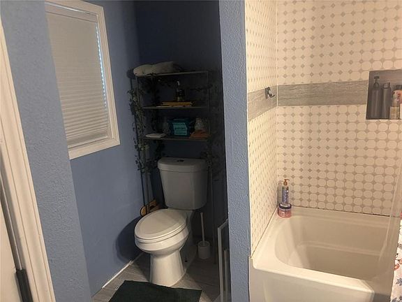 5th image of 1301 S 37th St