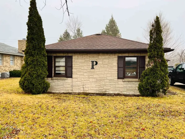 1811 18th Ave, Menominee, MI 49858