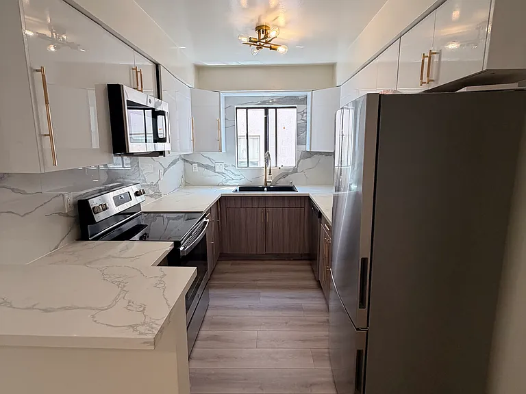 1609 Veteran Ave #3 — Photo 6