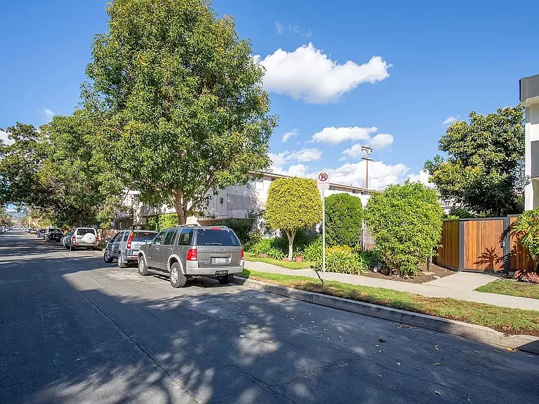 1622 Armacost Ave — Photo 8