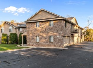 3333 N Casaloma Dr APT 9, Appleton, WI 54913