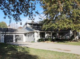 3100 SW Muirfield Ct, Topeka, KS 66614