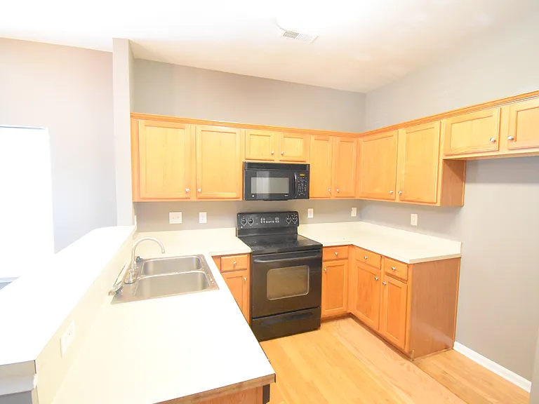 2849 Summergrove Ct — Photo 2