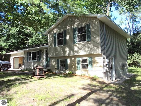 4th image of 1400 N Lake Dr