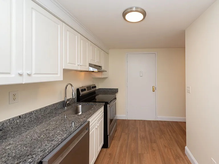 Lakewood Apartments — Photo 47