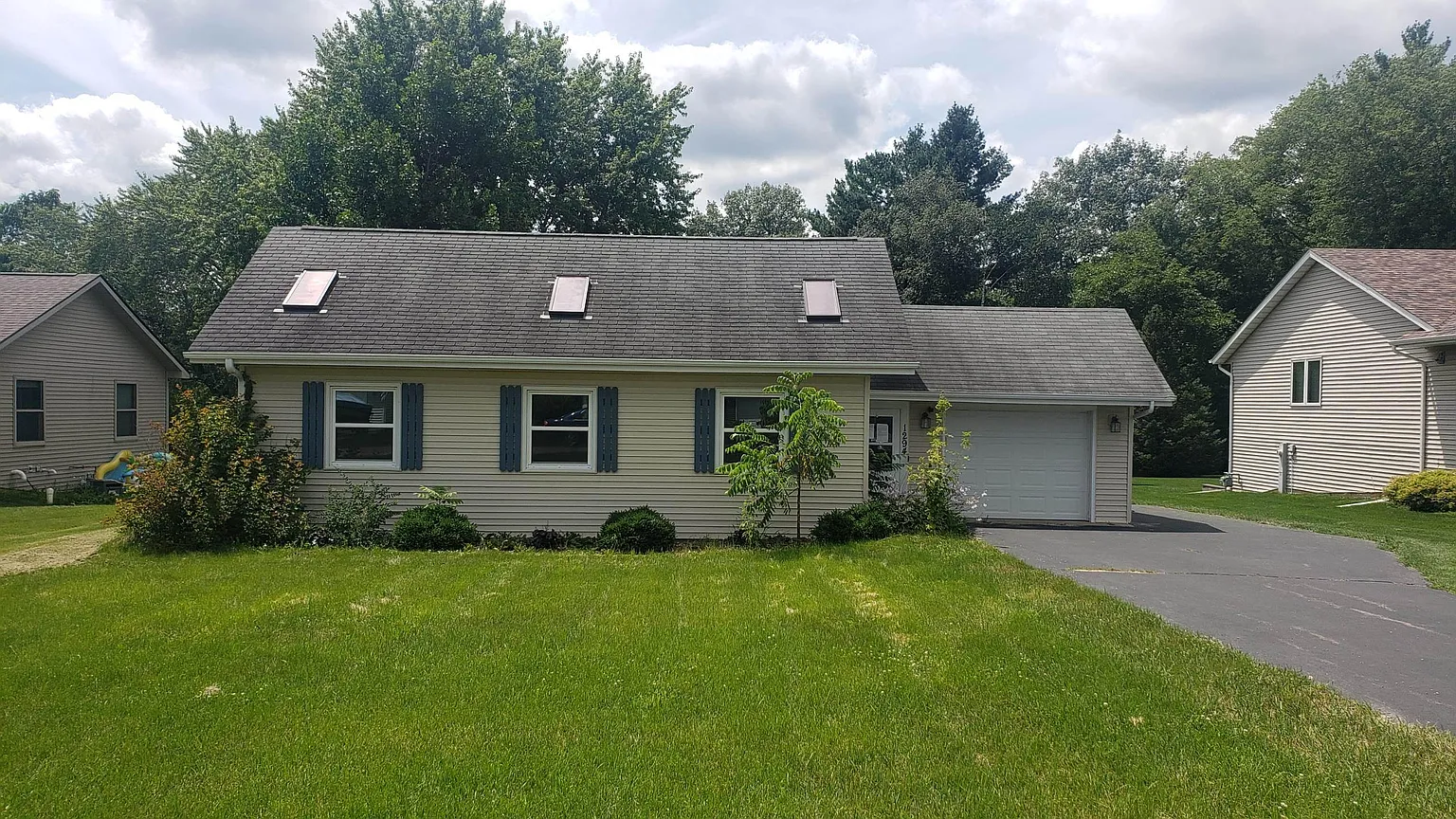1294 Lake Summerset Rd photo 1
