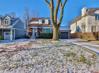 38 Chestnut Hills Pkwy, Toronto, ON M9A3P6