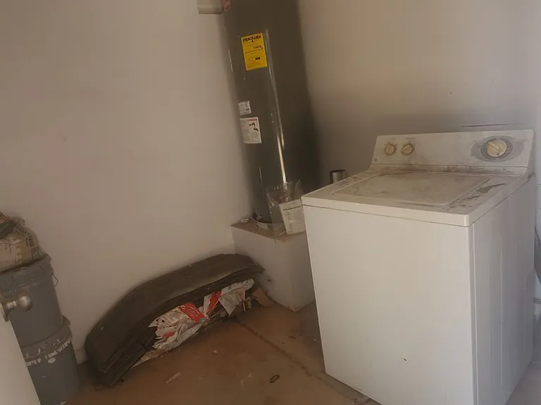 2707 E Moreland St — Photo 14