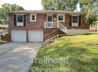 2812 NW Canterbury Rd, Blue Springs, MO 64015