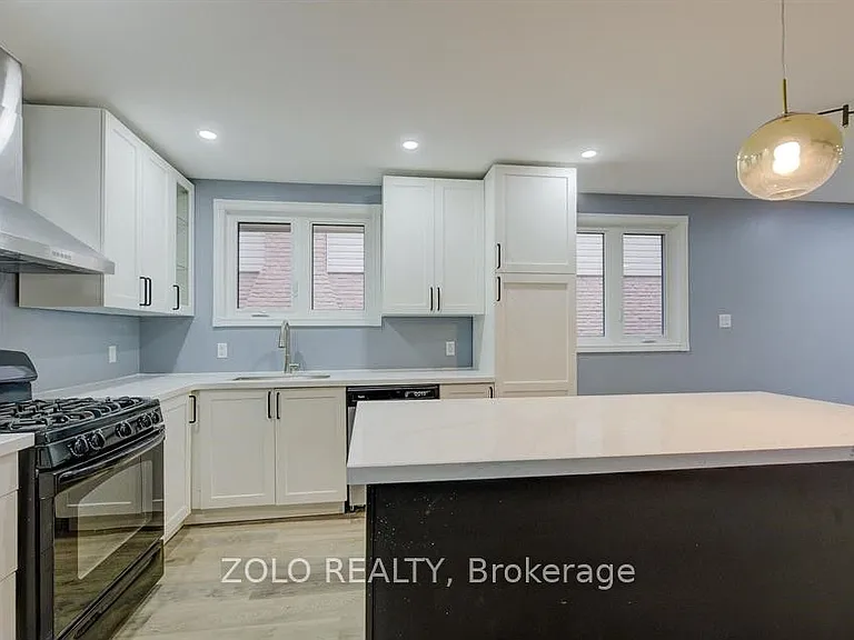 15 Nathaniel Cres #UPPER — Photo 21