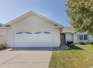 29 Madison Cir, Davenport, IA 52806