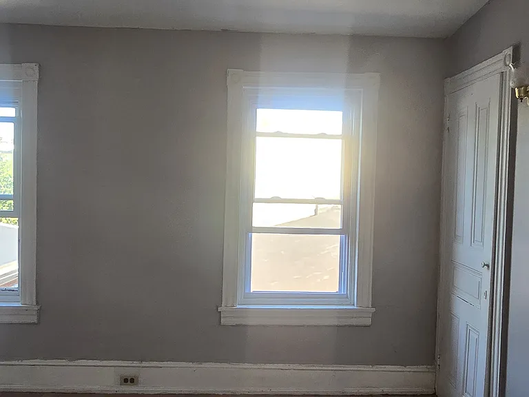 527 Windsor St #2 — Photo 12