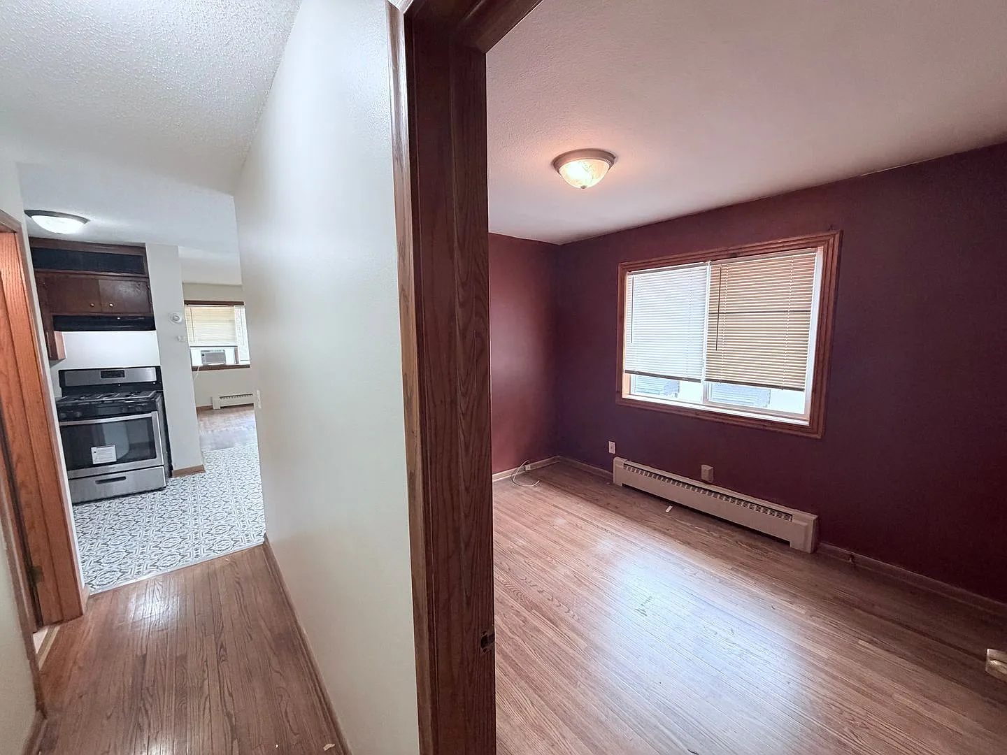 Updated 2-Bedroom NE Minneapolis Apartment with/ Off-Street Parking! — Photo 4