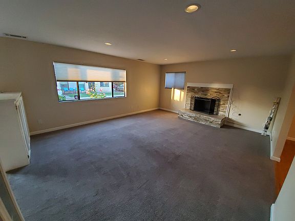 5th image of 15723 Ryon Ave