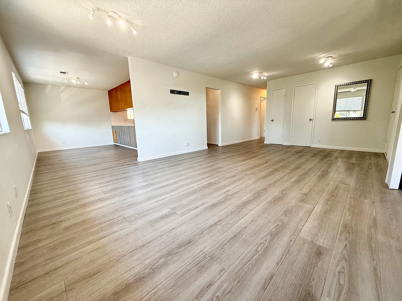 3 bed, 1350 sqft, $2,995 — Photo 2