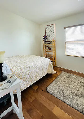 555 E Montecito St Photo 1
