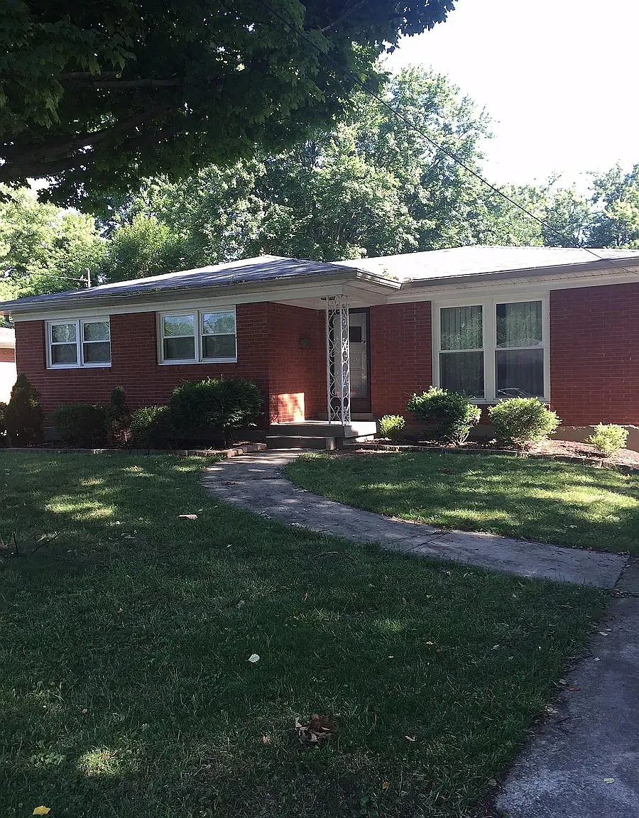 4 bed, 1.5 bath, 2150 sqft, $2,200 — Photo 1