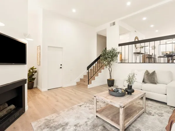 6225 Shoup Ave Unit 106, Woodland Hills, CA 91367