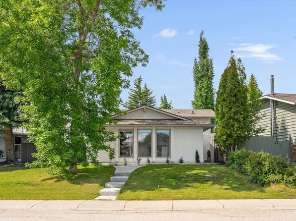 24 Midglen Dr SE, Calgary, AB T2X 1G7