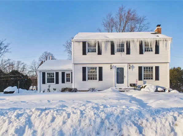 114 Seaford Dr, Rochester, NY 14617